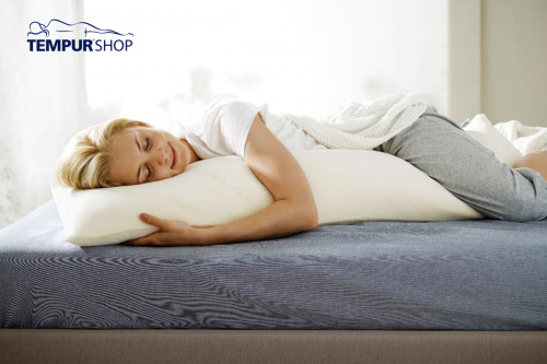Подушка длинная для объятий Tempur Long Hug Pillow фото 3